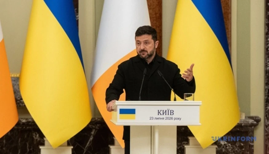 Володимир Зеленський під час спільного брифінгу з прем'єр-міністром Ірландії Мікхолом Мартіном
