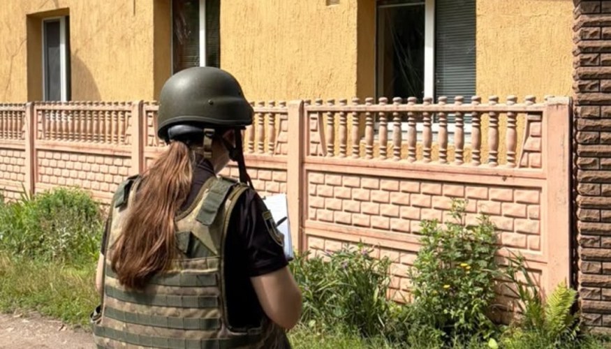 Надання домедичної допомоги пораненому в Чернігові, фото Національної поліції