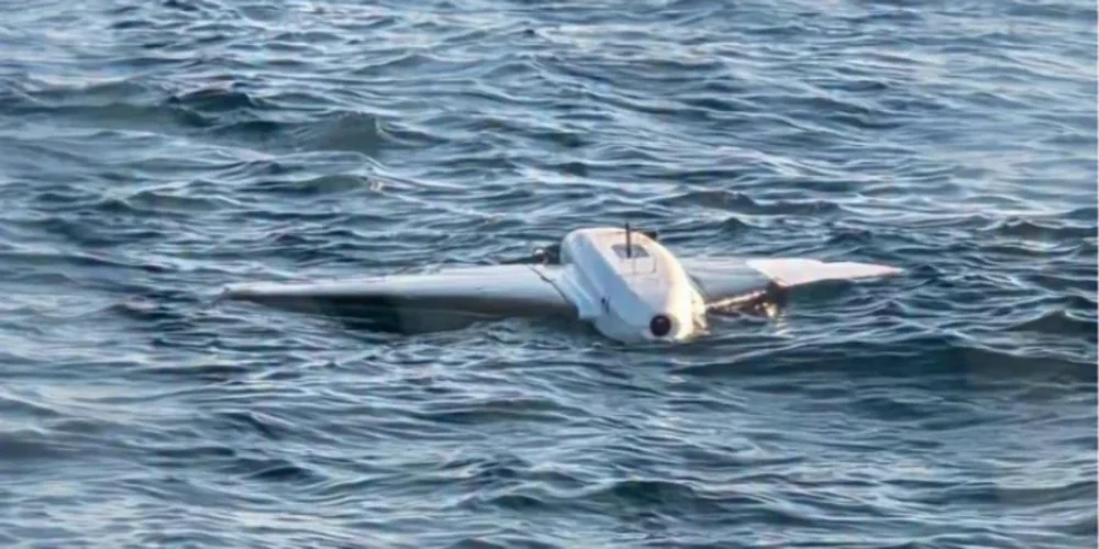 Румунські військові біля морського газового проєкту Neptun Deep після контрольованого підриву двох дронів типу «Гербера»