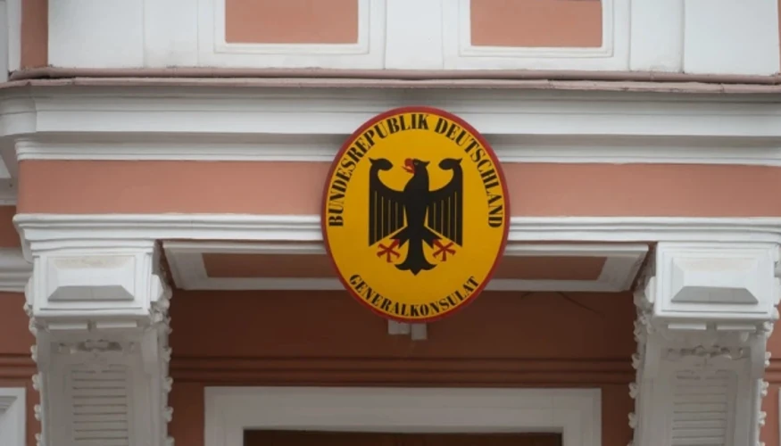 Хто стоїть за закриттям німецької дипмісії у Петербурзі: ролі сторін