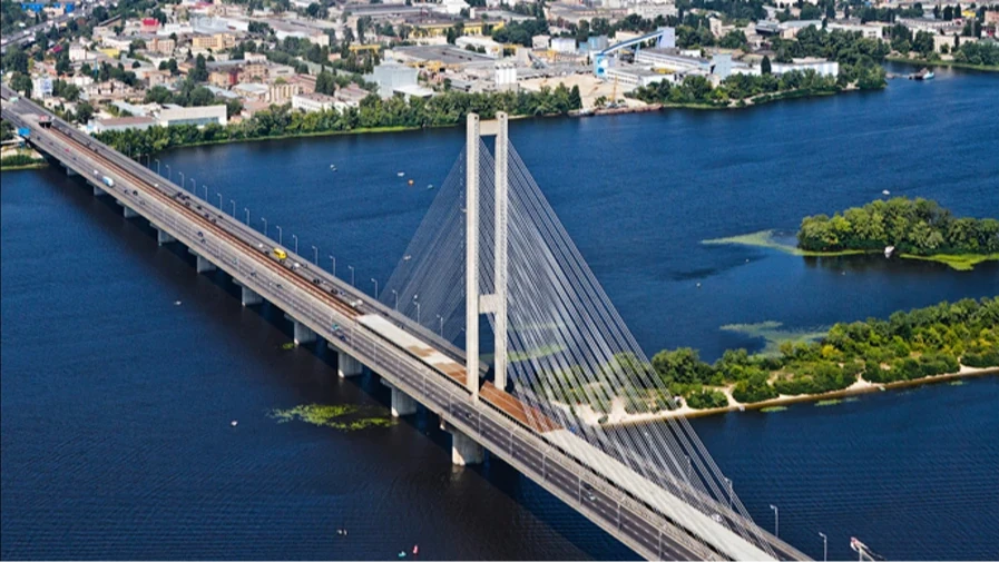 Перекритий Південний міст у Києві та затори на магістралях після нічної атаки 2 жовтня